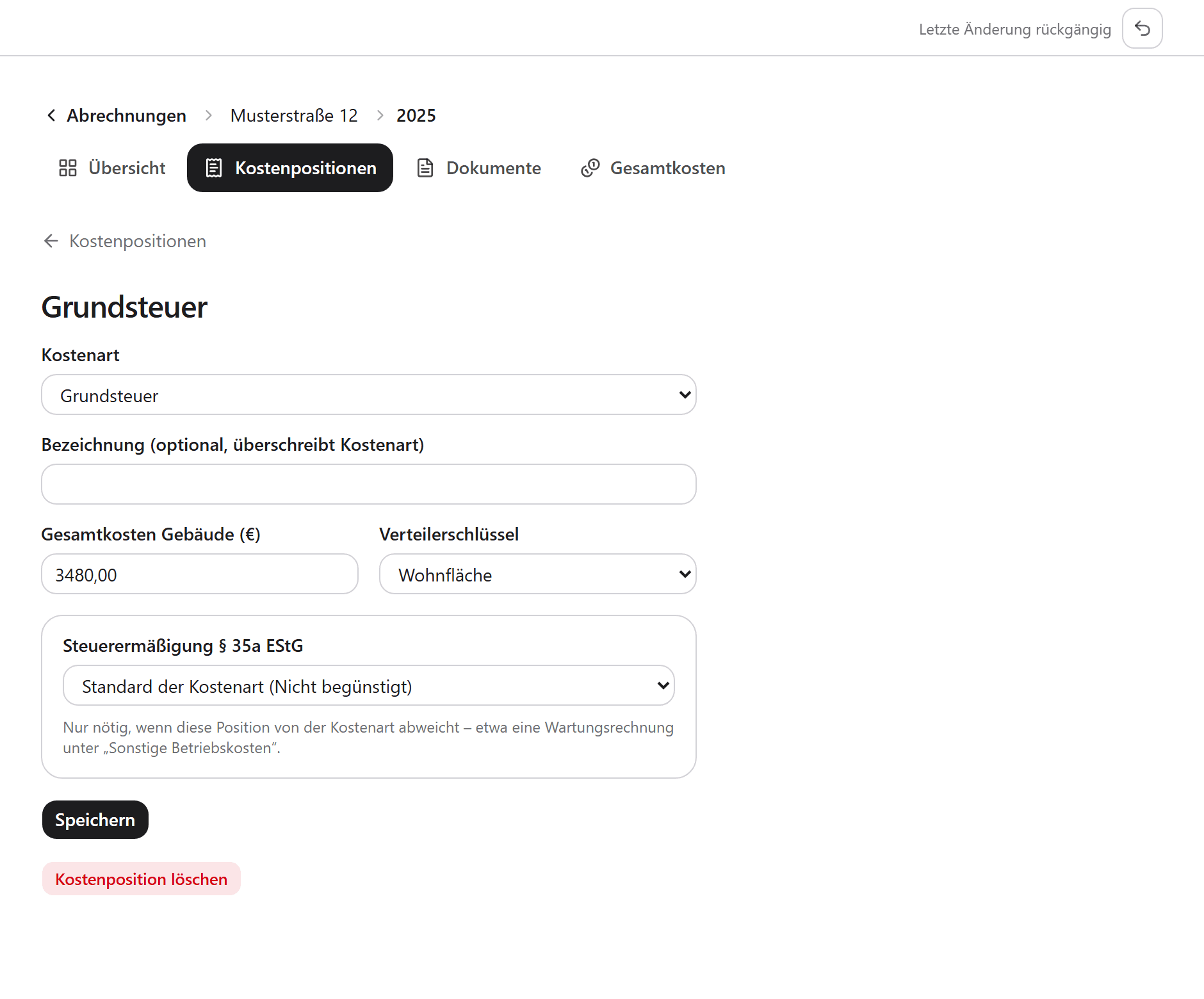 Eine einzelne Kostenposition in immosy: Kostenart Grundsteuer, Gesamtkosten des Gebäudes, Auswahl des Verteilerschlüssels Wohnfläche und die Einstellung zur Steuerermäßigung nach § 35a EStG.